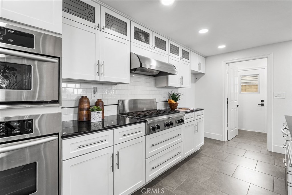 1903 E Bolingridge