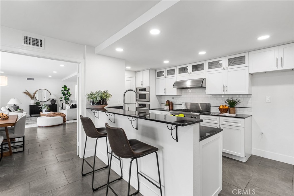 1903 E Bolingridge