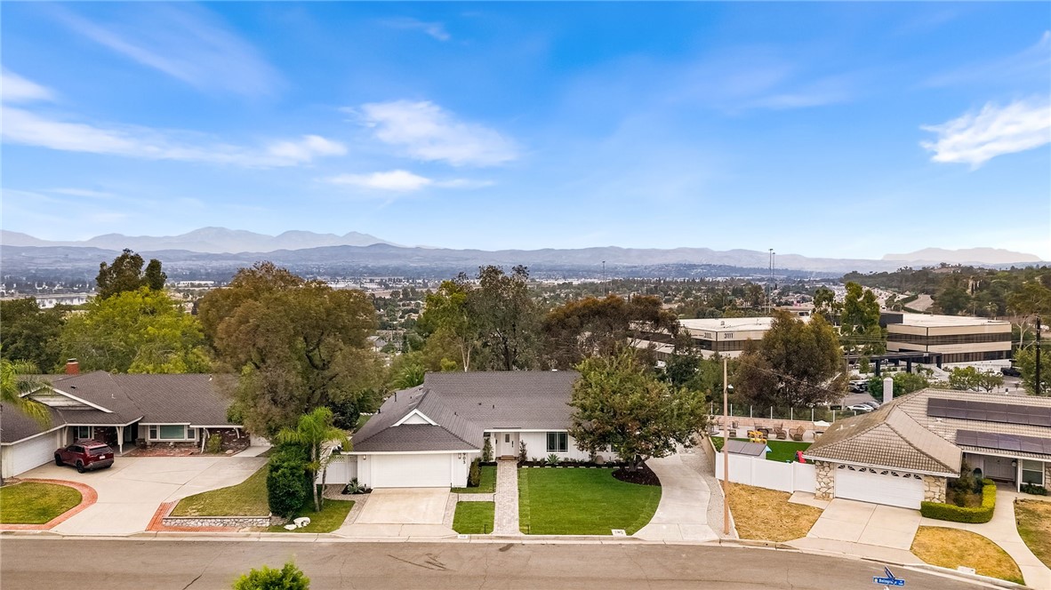 1903 E Bolingridge