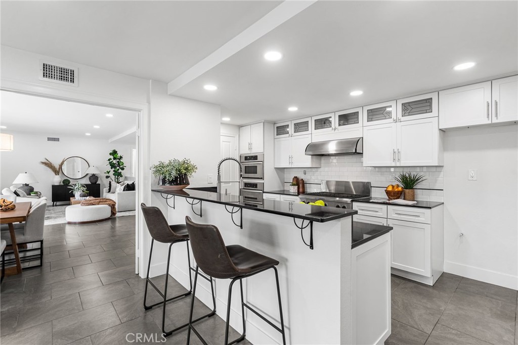 1903 E Bolingridge