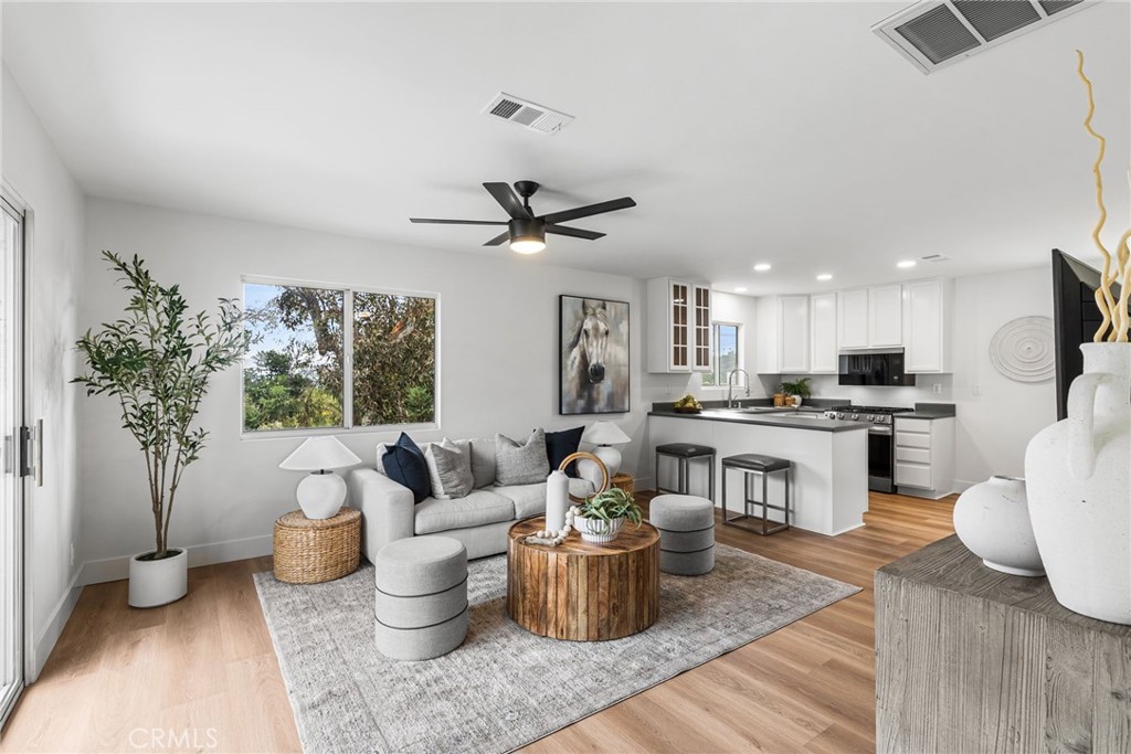 1903 E Bolingridge