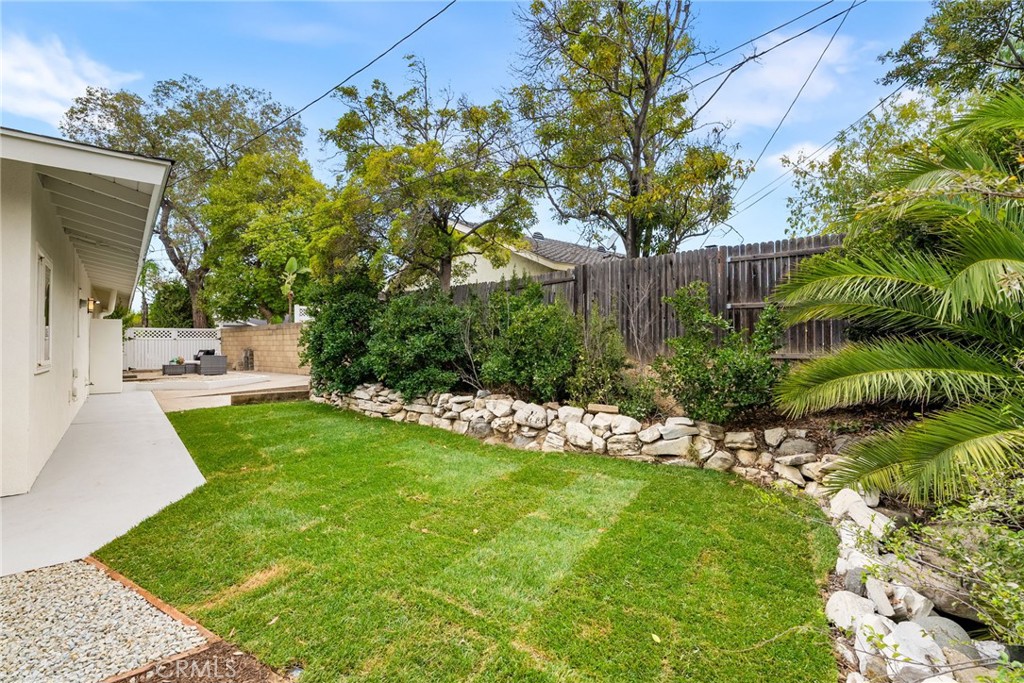 1903 E Bolingridge