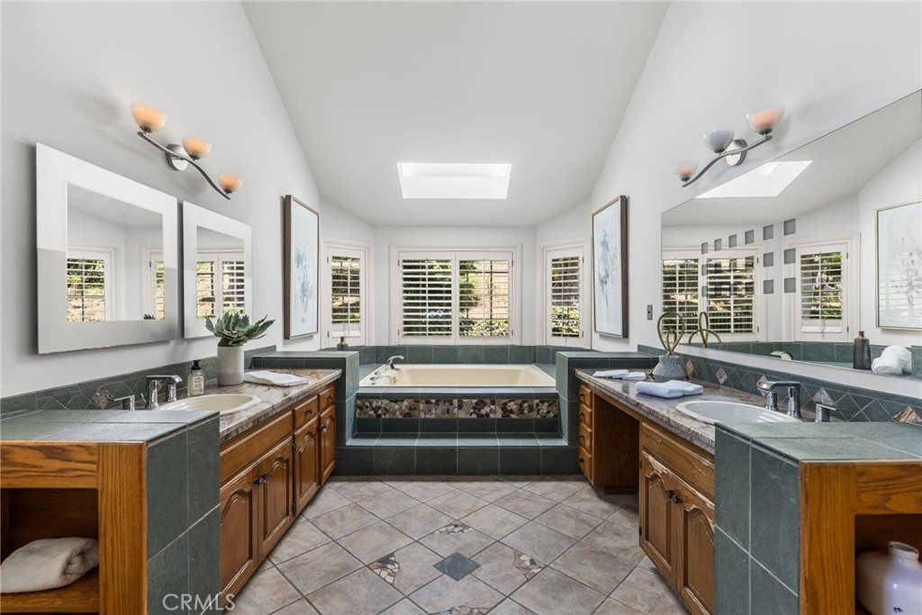 1881 Lemon Heights Drive