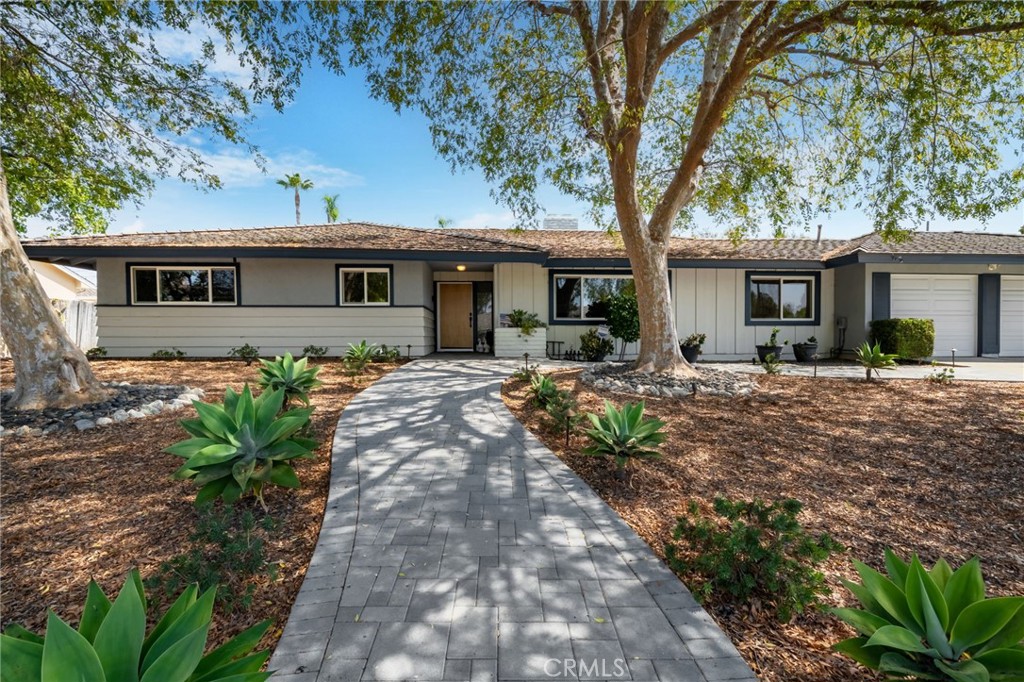 1321 El Finito Way
