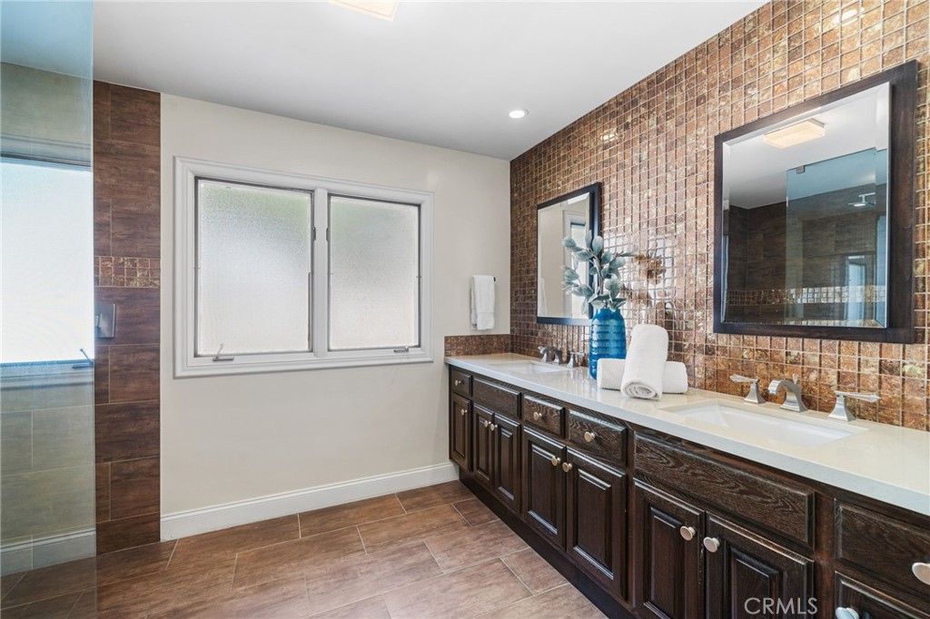 1291 Kings Crown Road