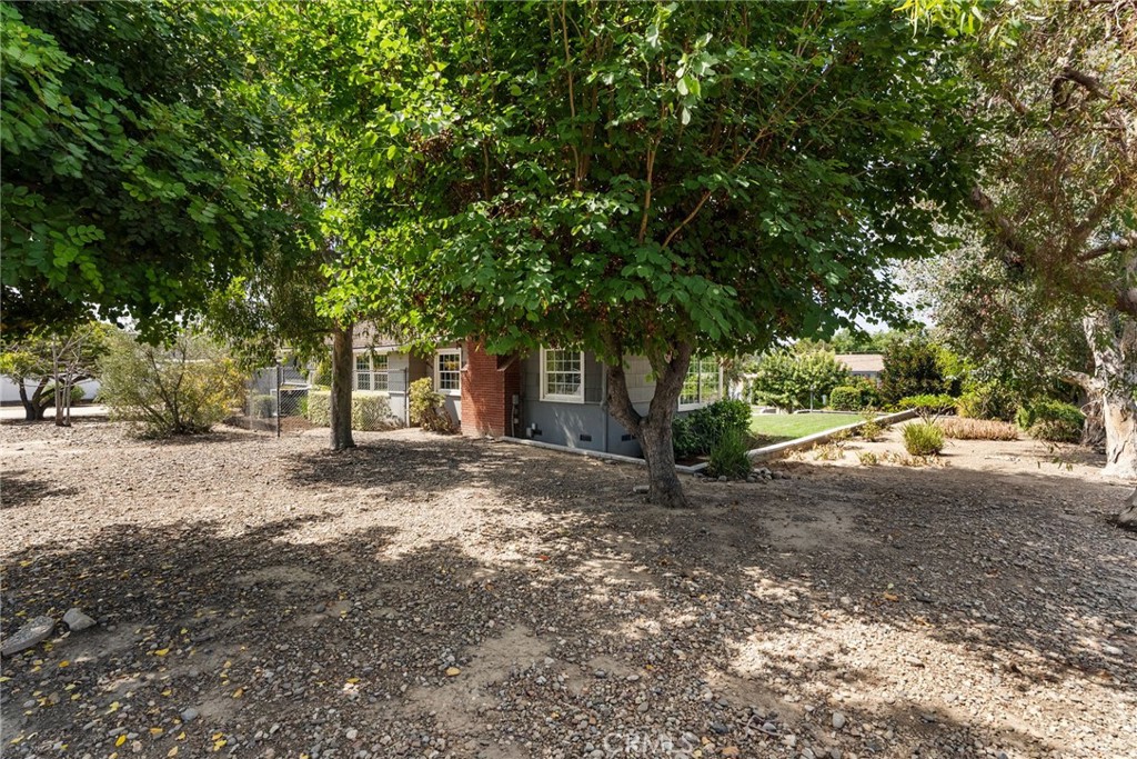 14021 Livingston Street