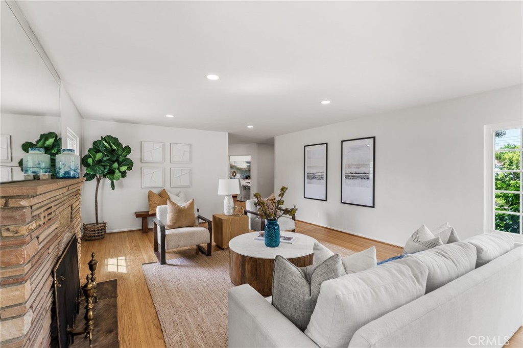 14021 Livingston Street