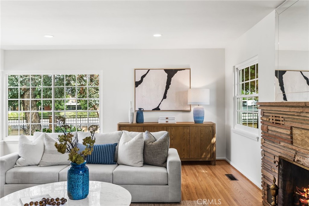 14021 Livingston Street