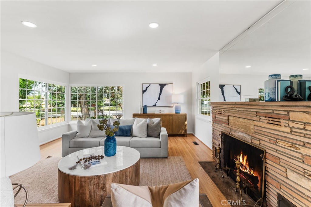 14021 Livingston Street