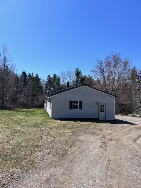 77 Lake Road