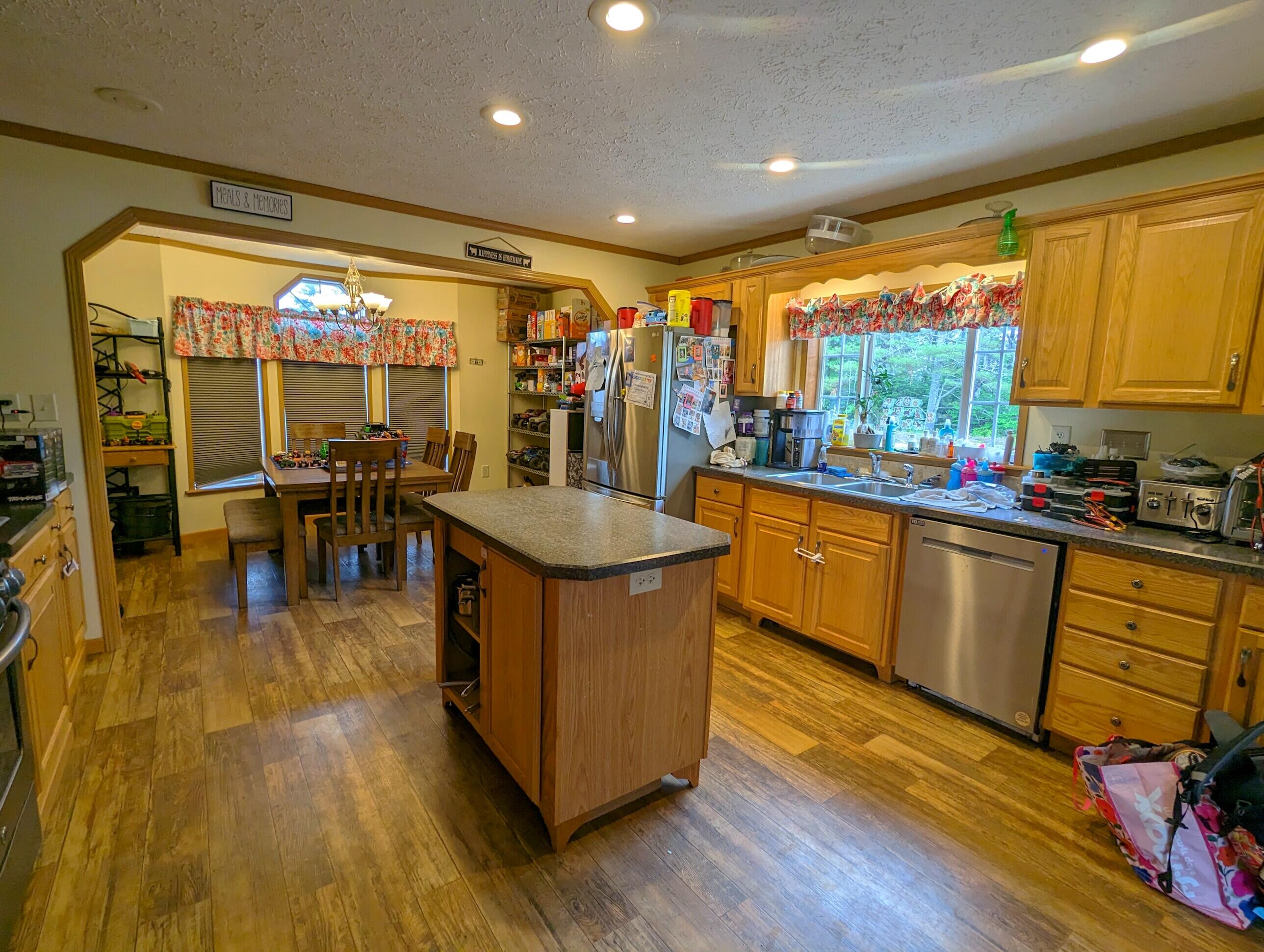 5102 Bennoch Road