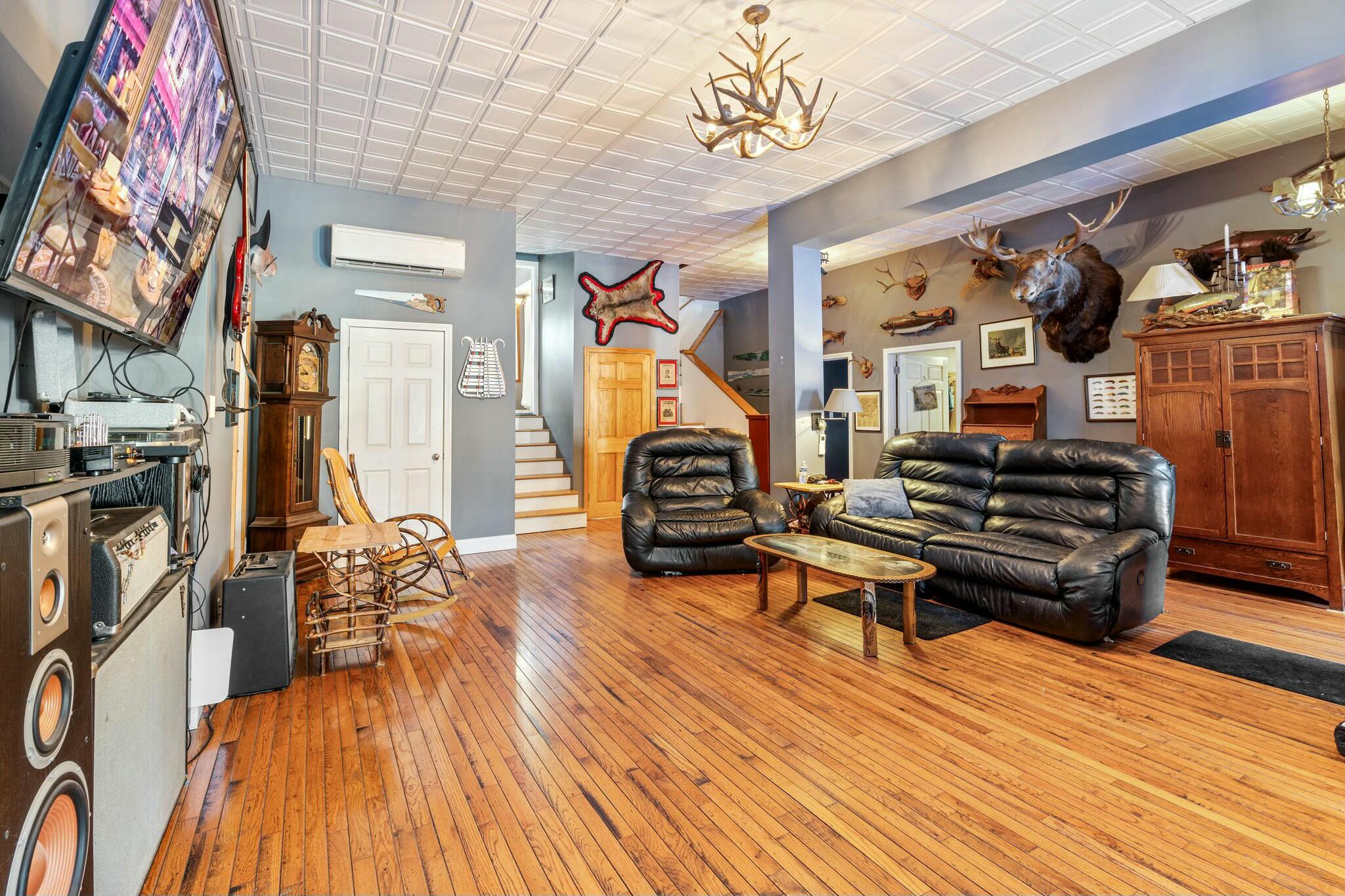34 Lear Lane