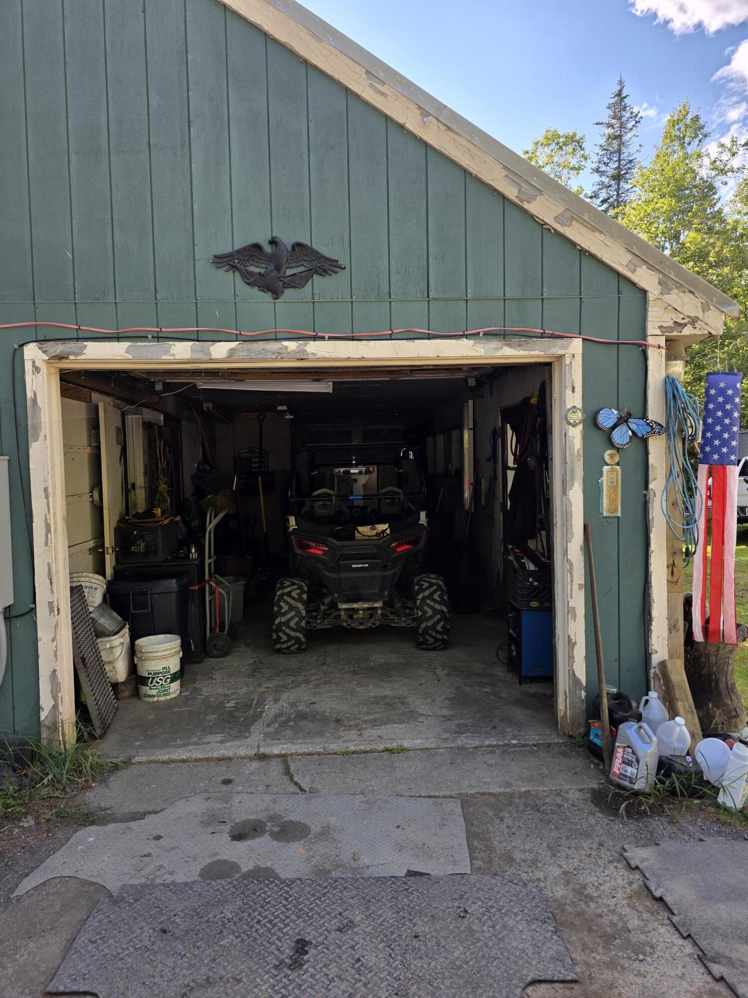 100 Dahila Farm Road