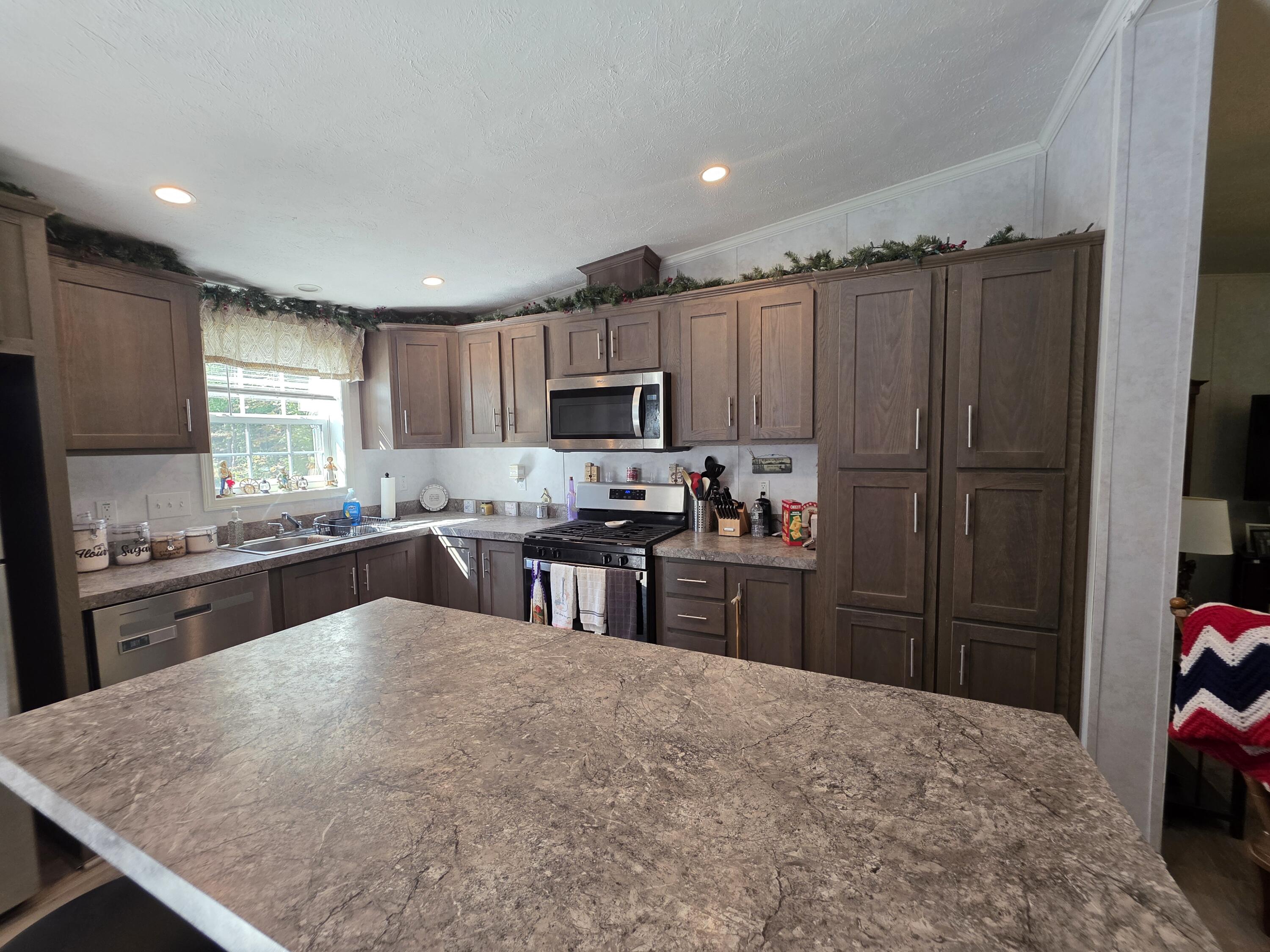 100 Dahila Farm Road