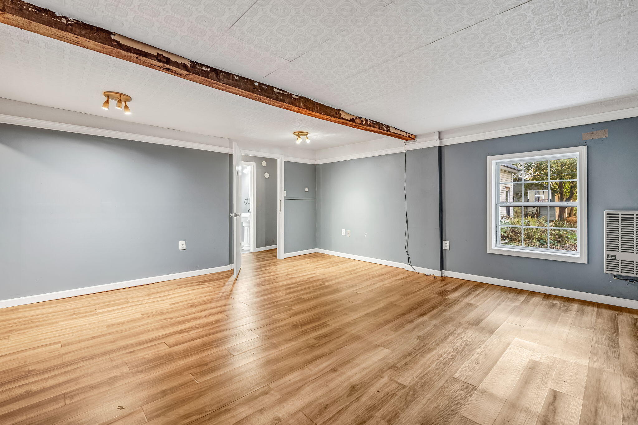 8 Carter Avenue