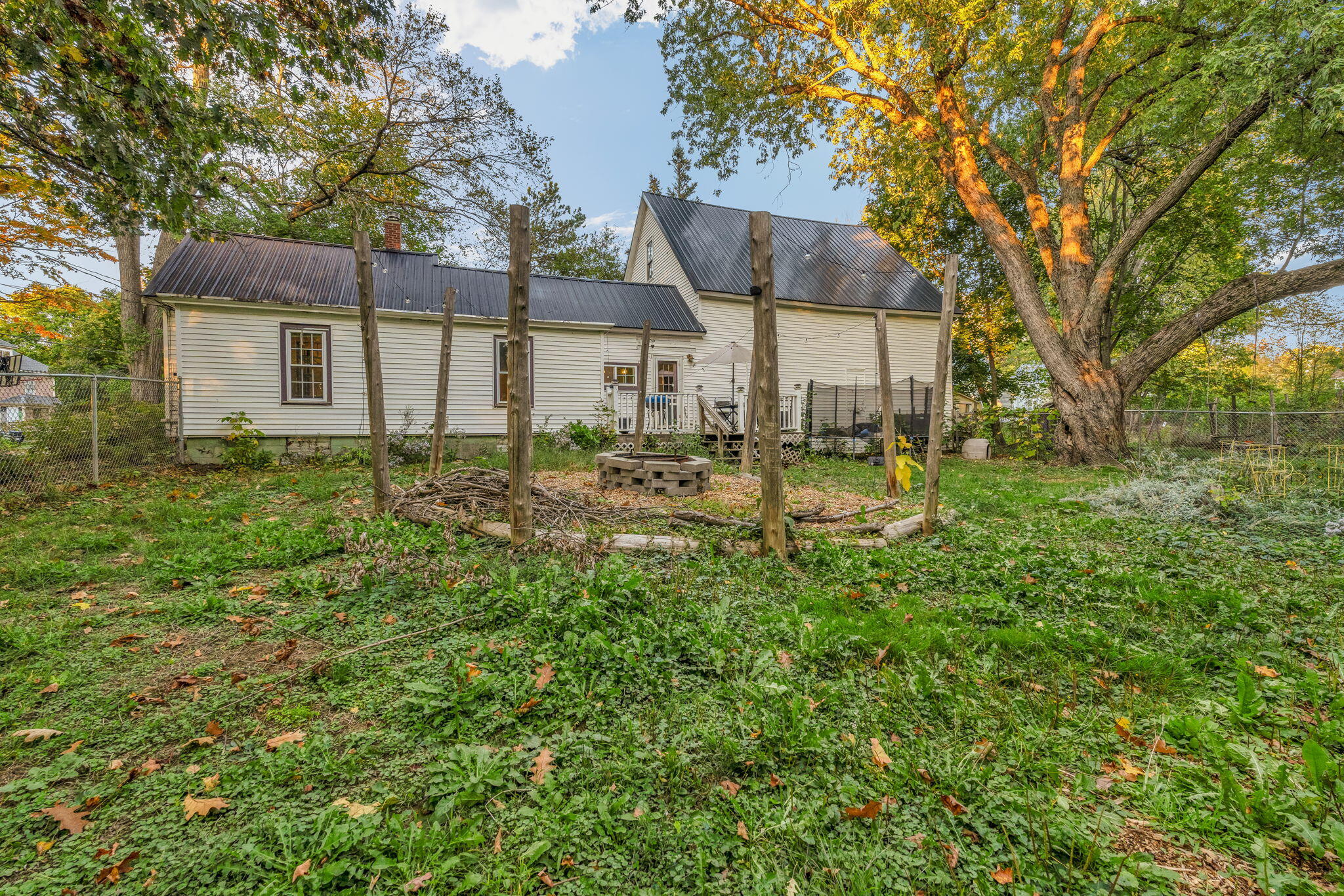 8 Carter Avenue