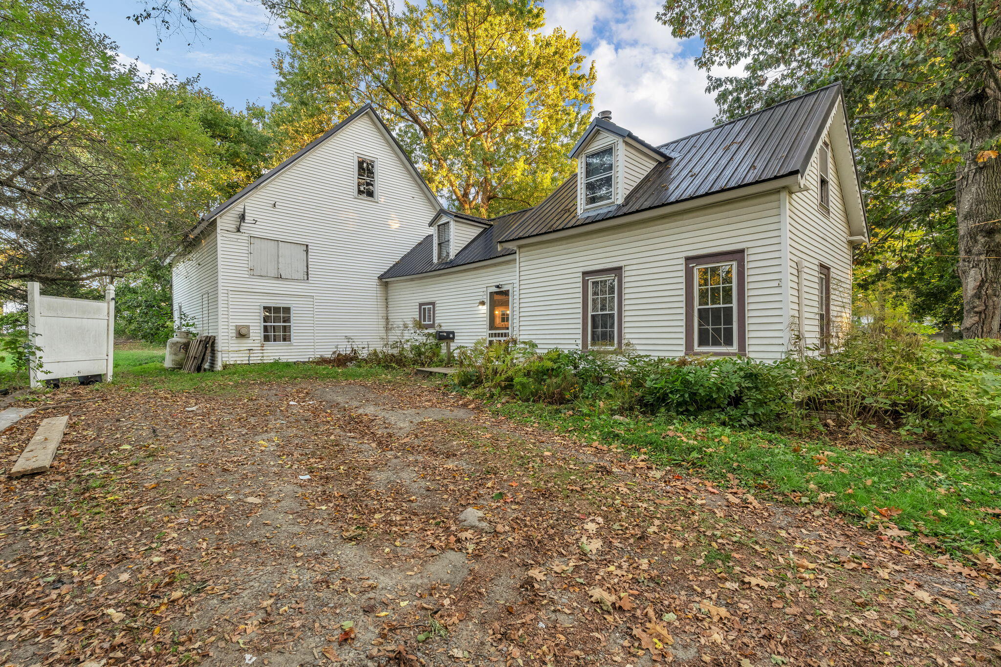 8 Carter Avenue