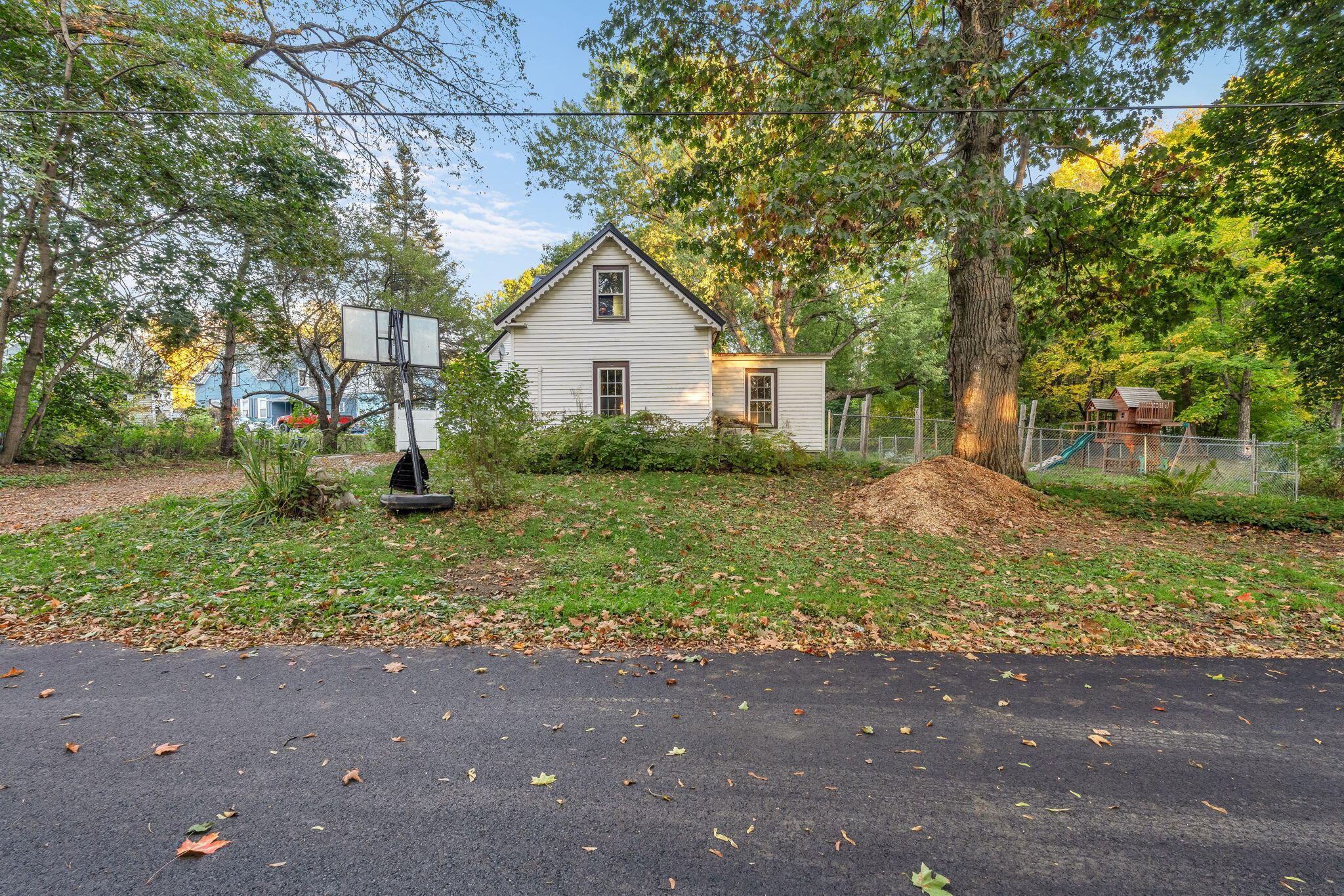 8 Carter Avenue