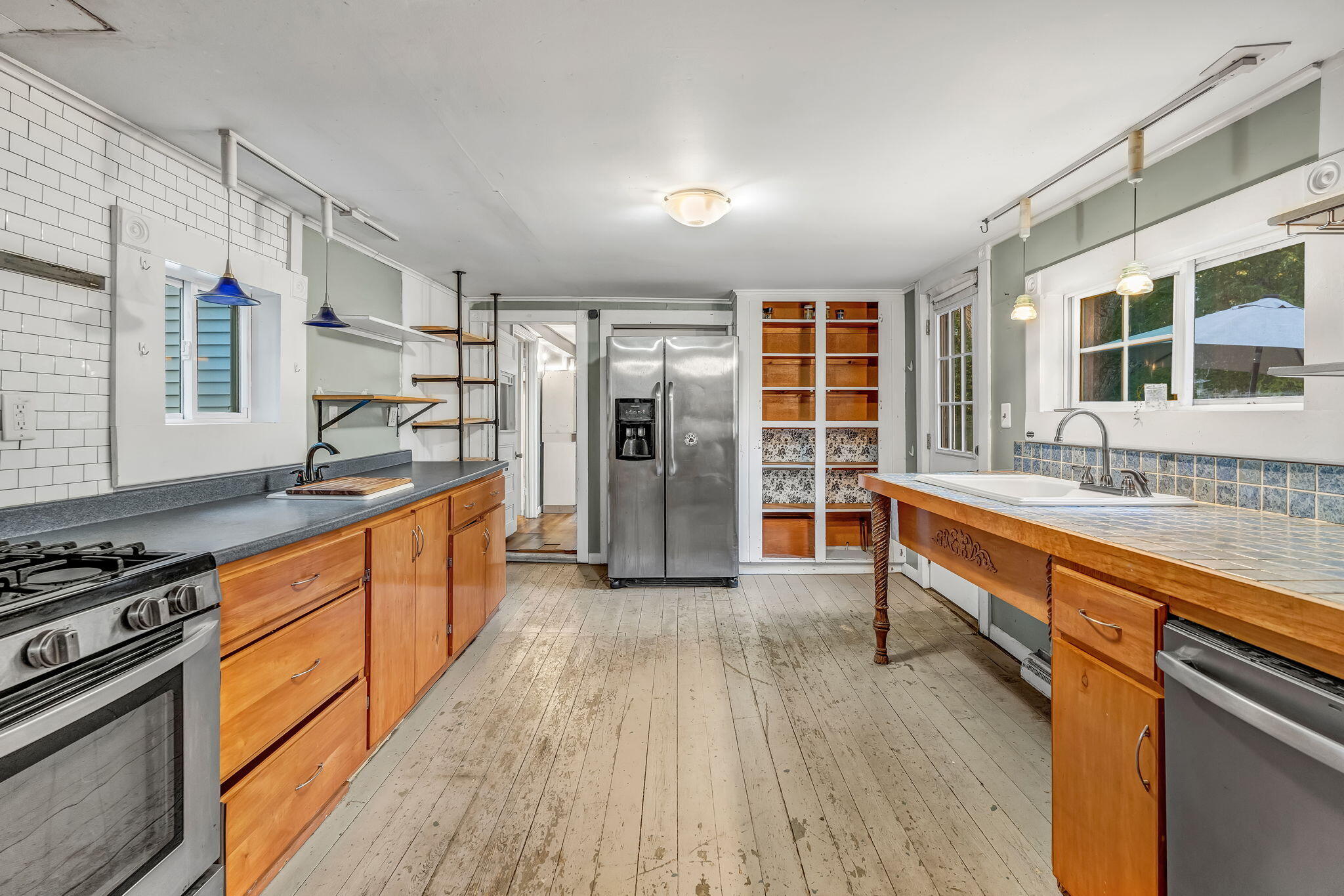 8 Carter Avenue