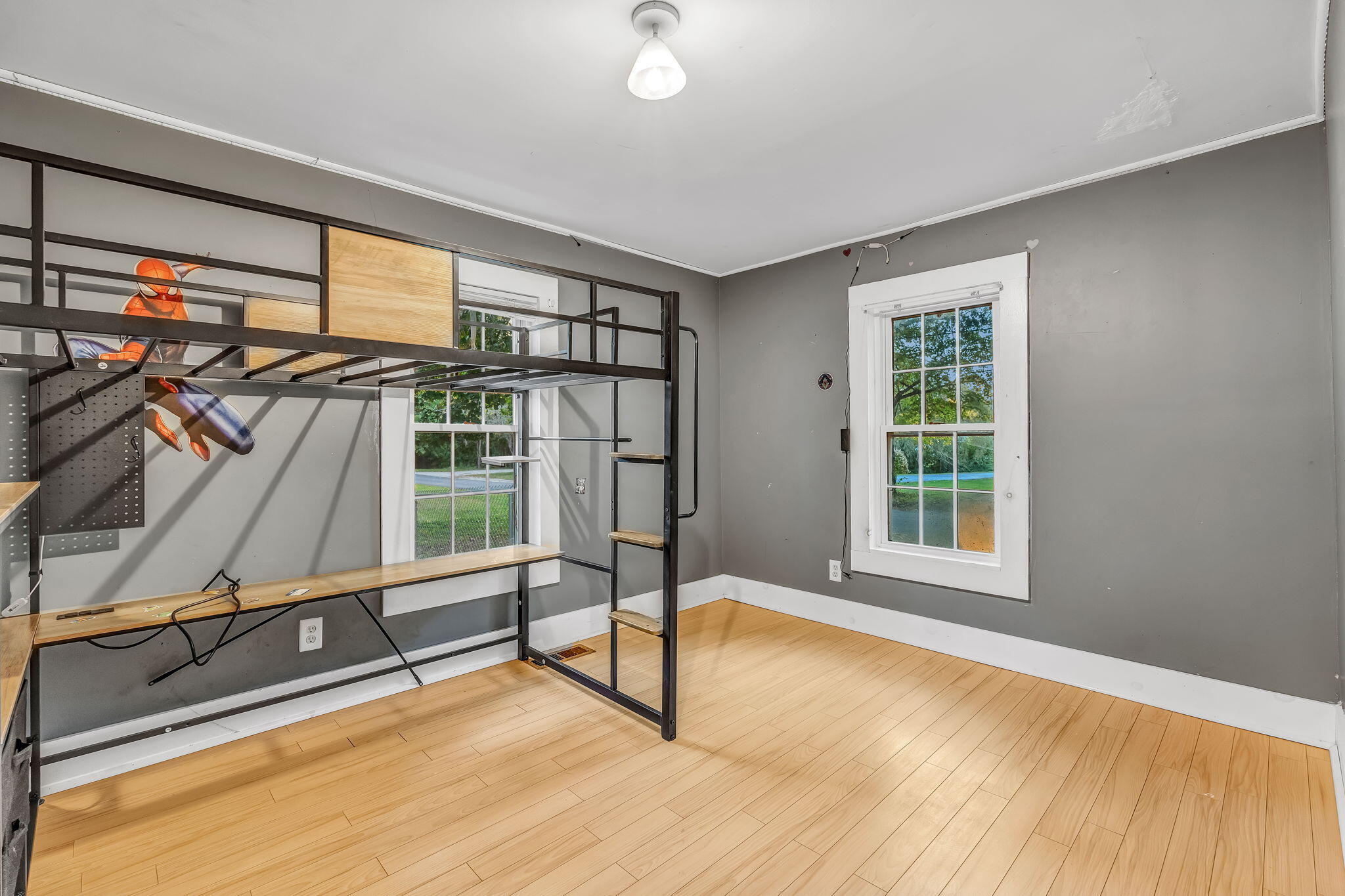 8 Carter Avenue