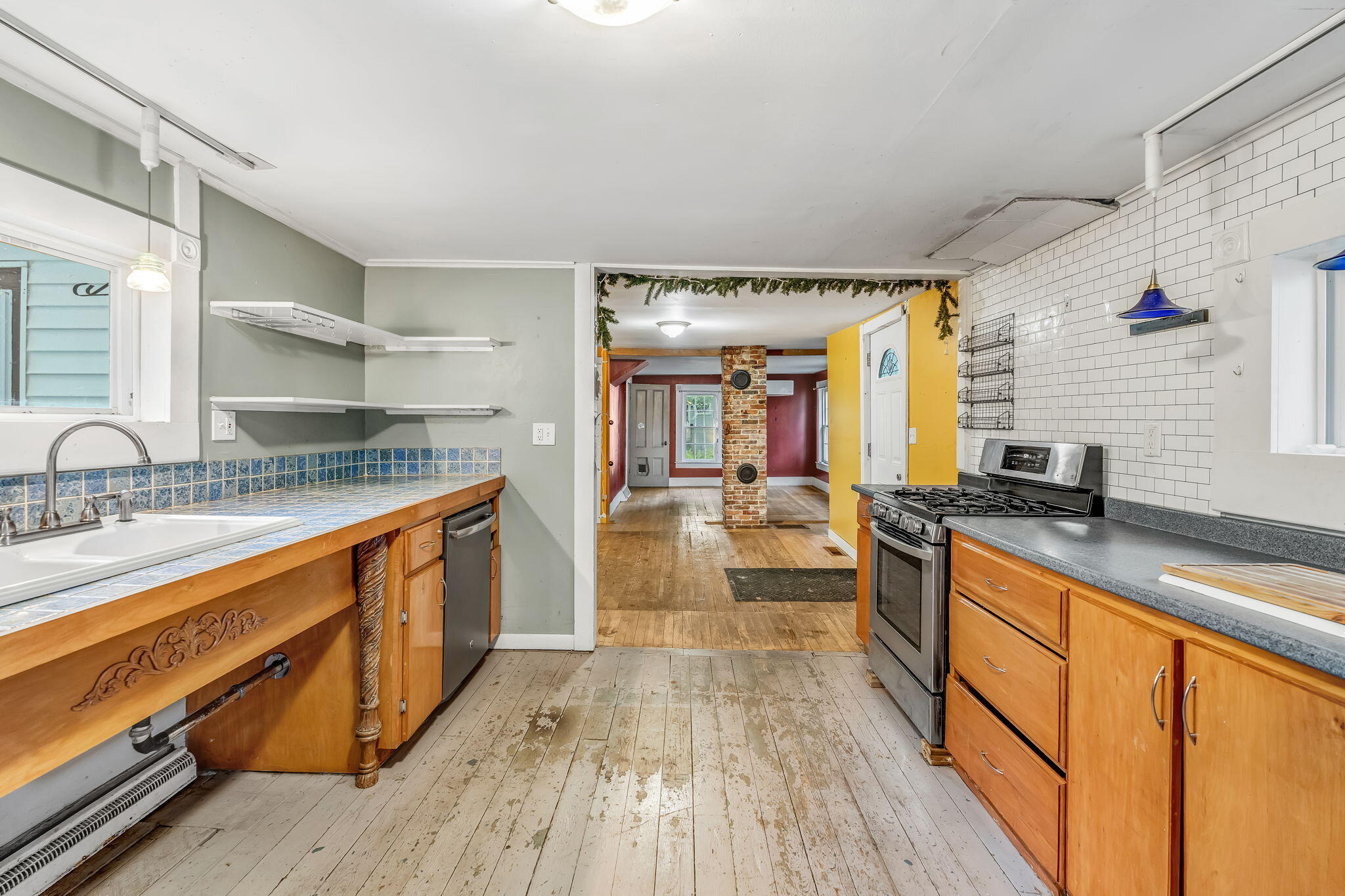8 Carter Avenue