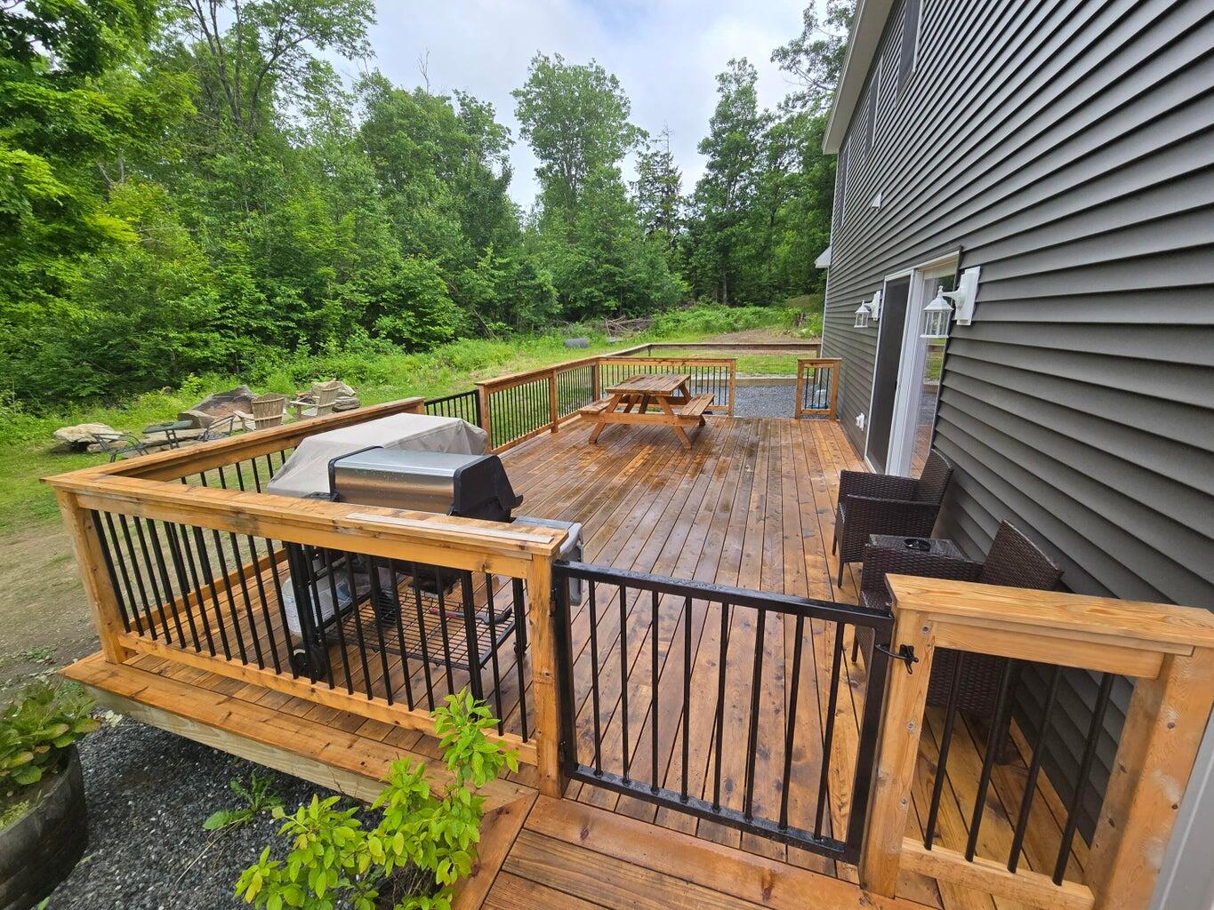 1083 North Road