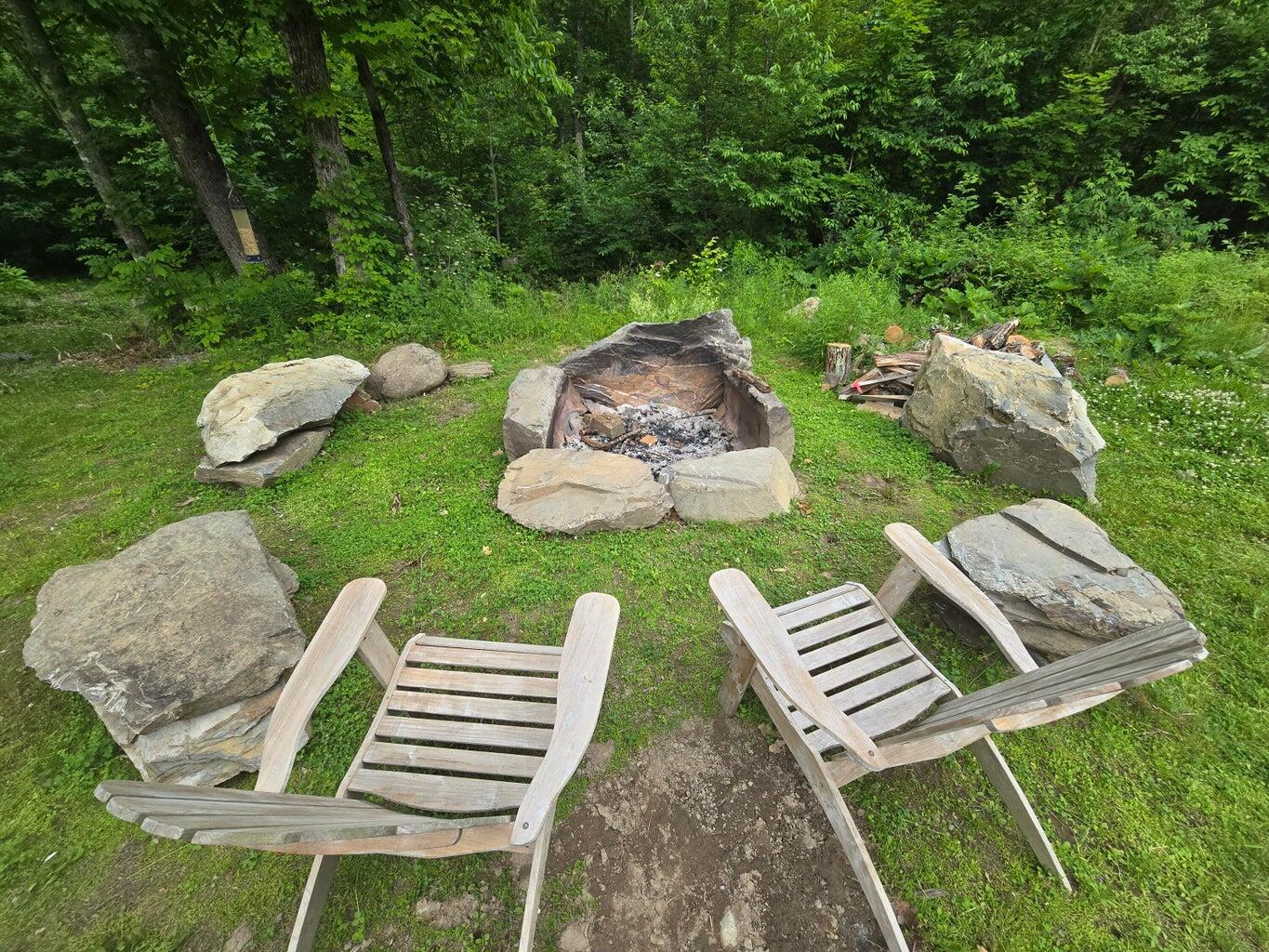 1083 North Road