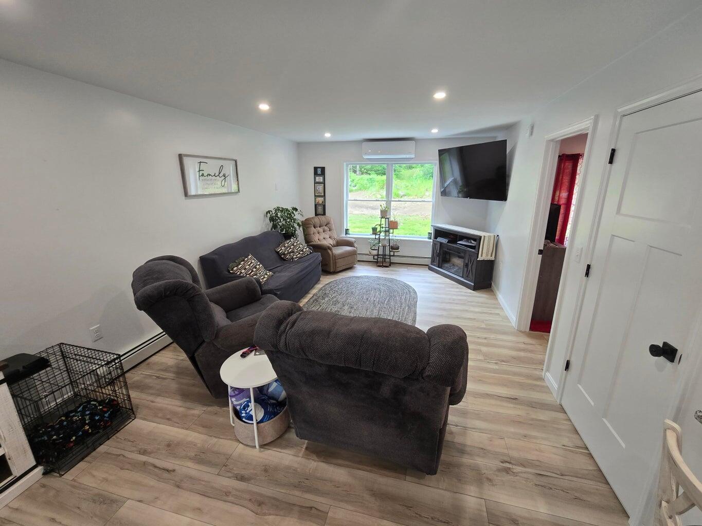1083 North Road