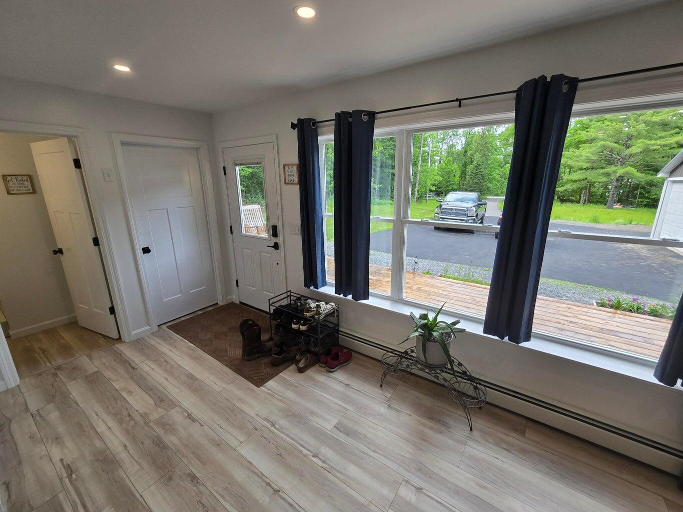 1083 North Road