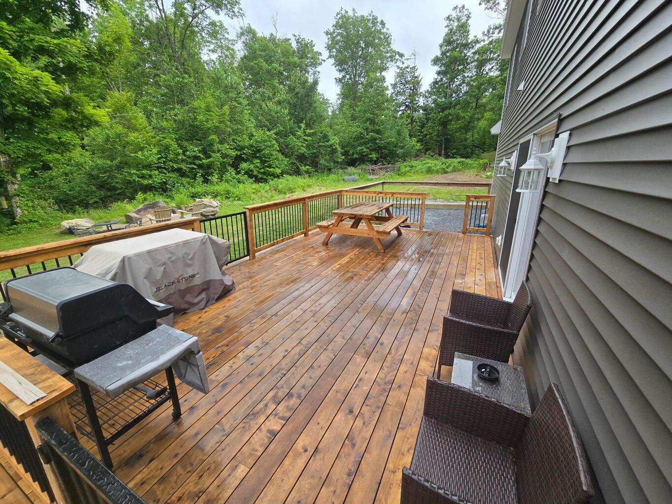 1083 North Road