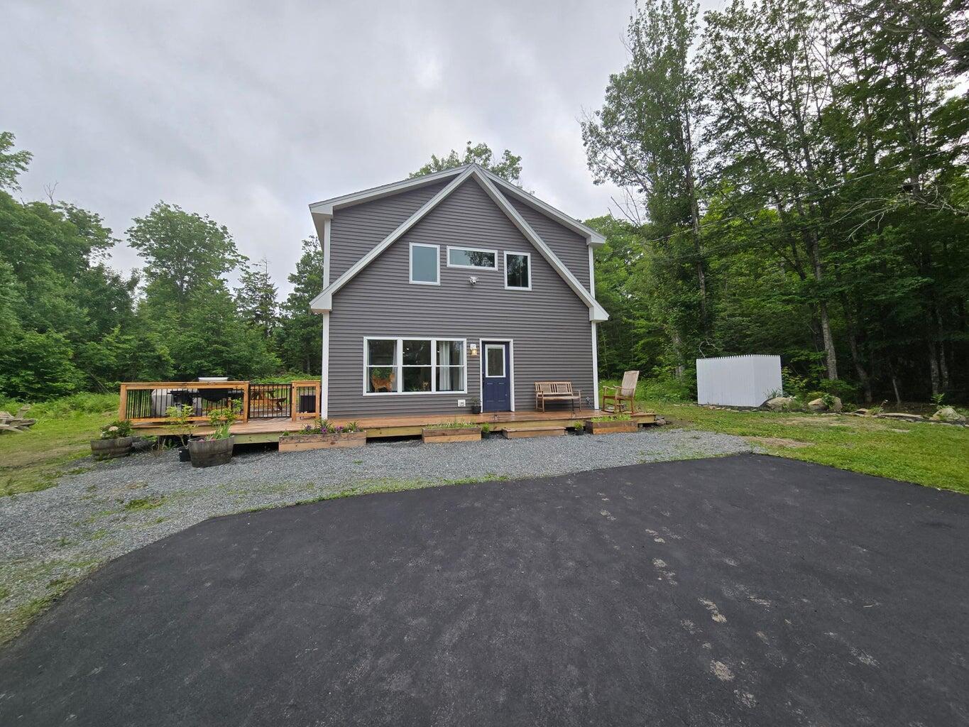 1083 North Road