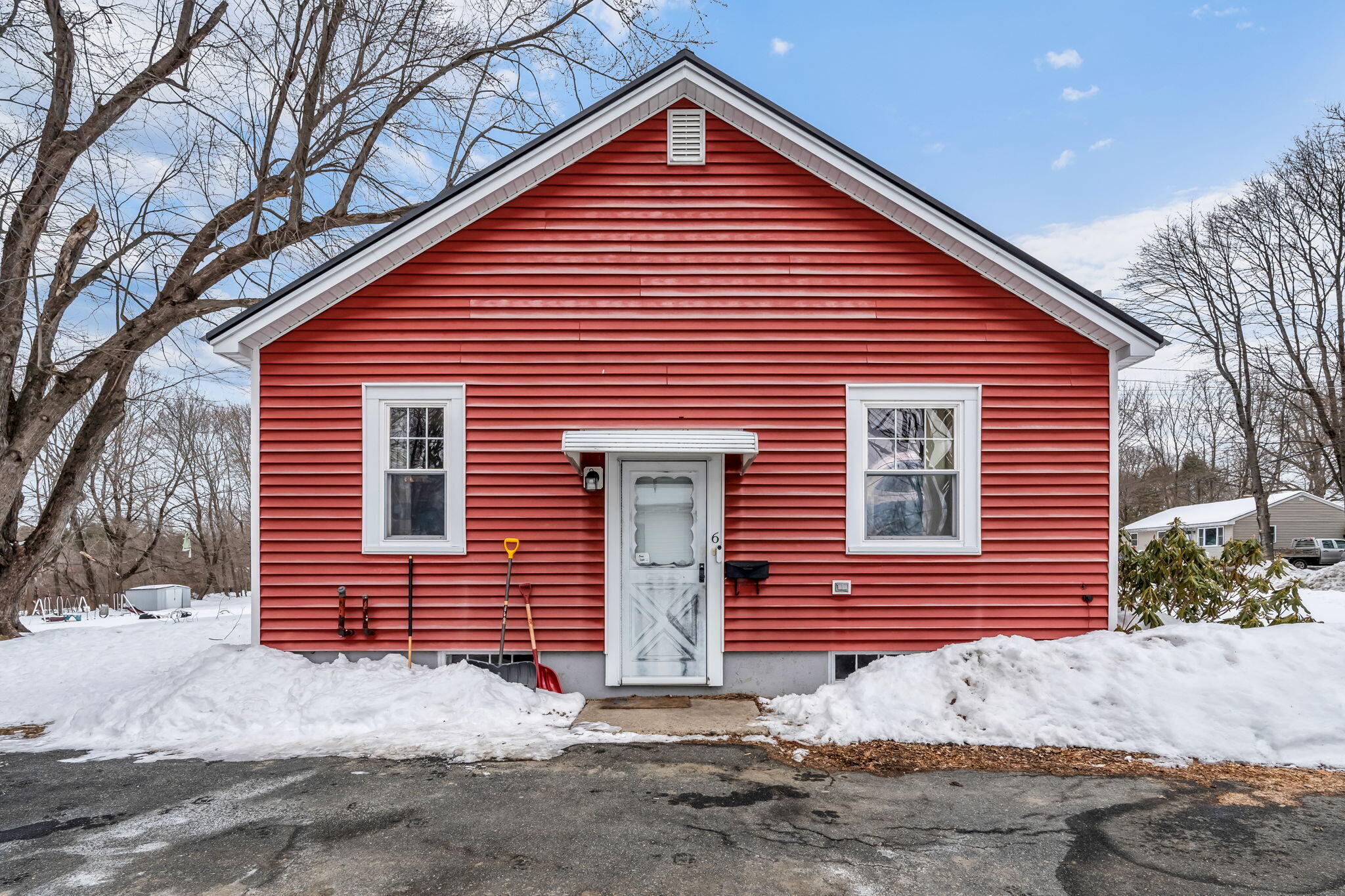 6 Hillcrest Street