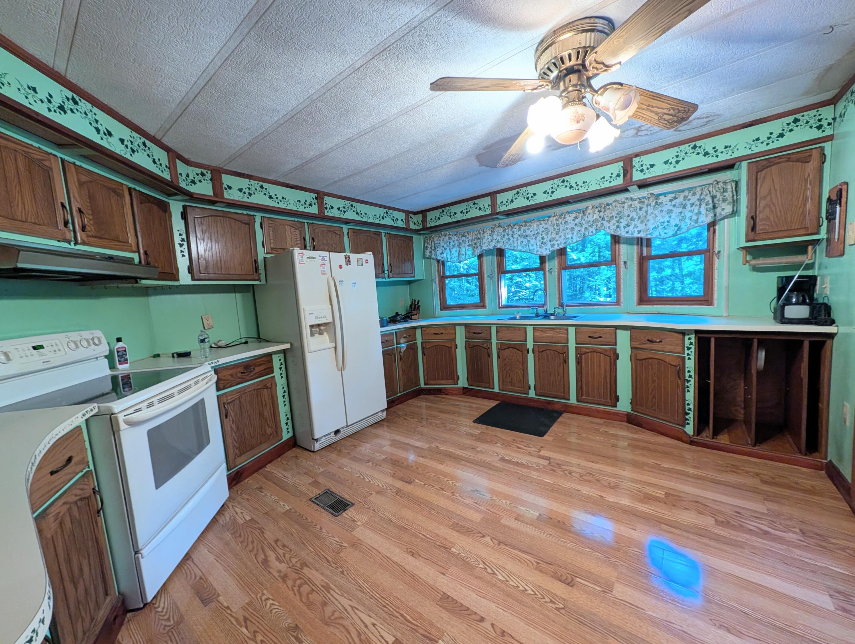 125 Mace Road