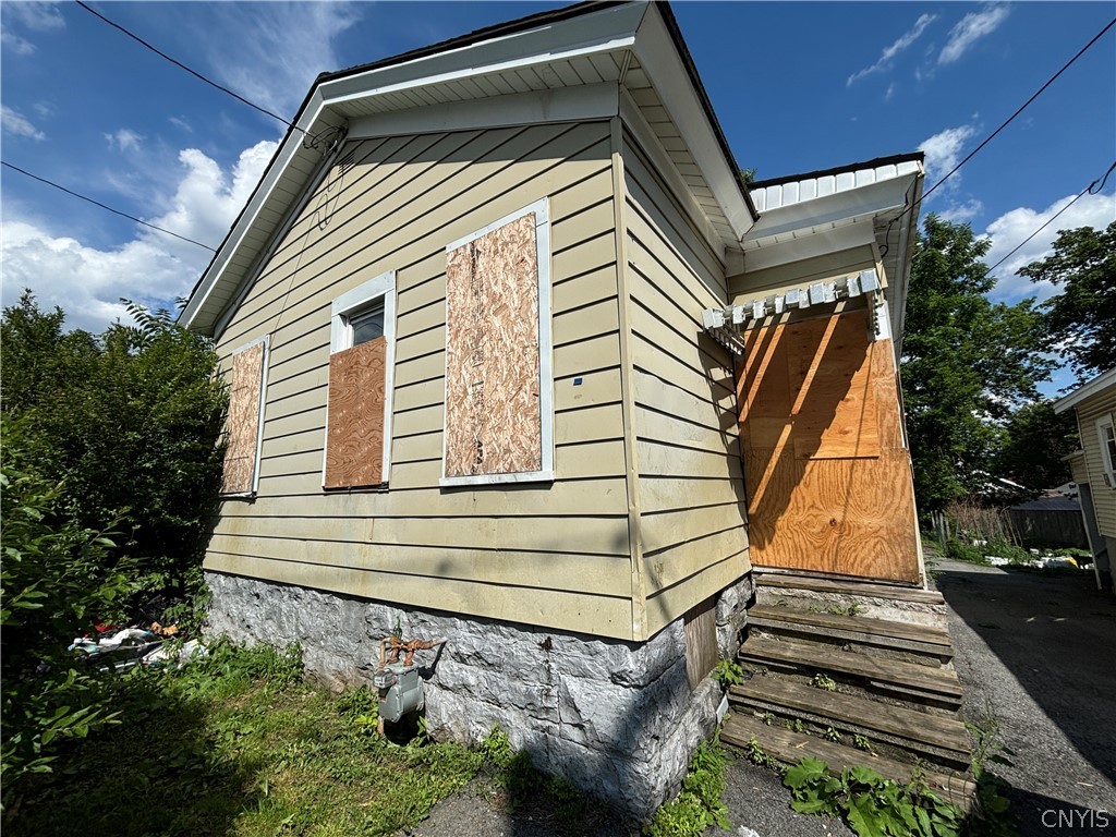 658 East Division Street