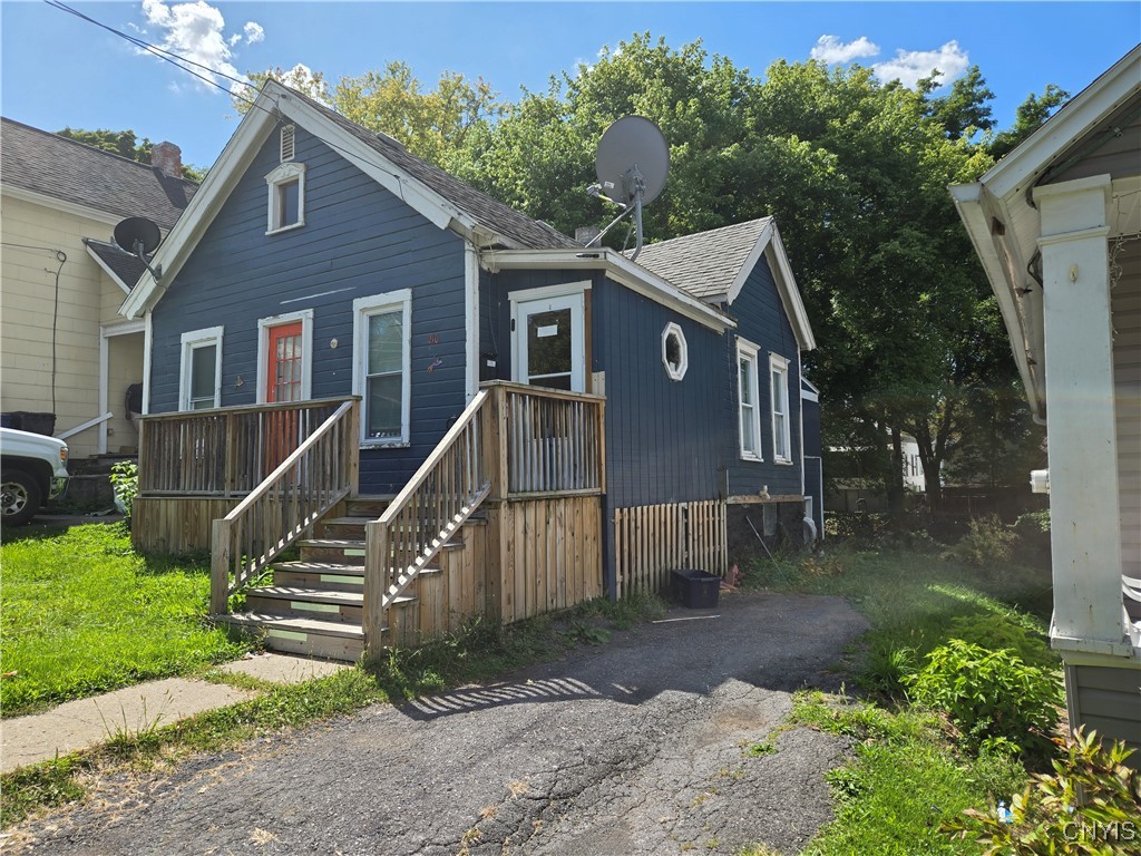 210 Duane Street