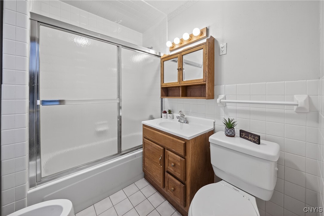 809 East Division Street