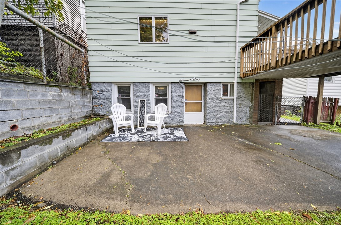 809 East Division Street