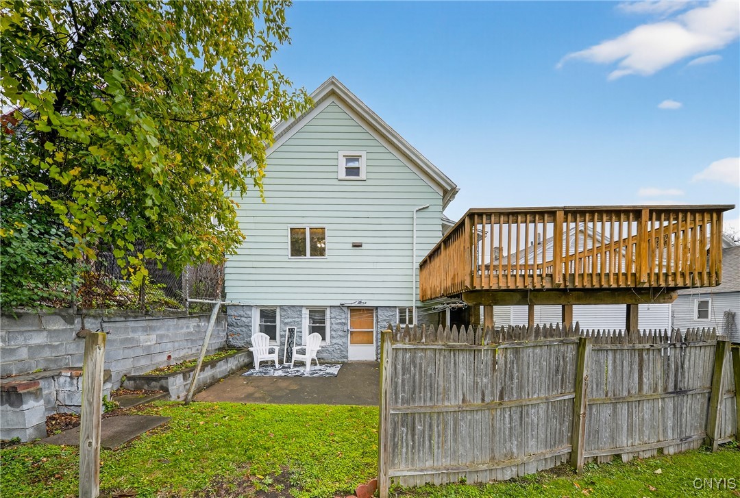 809 East Division Street