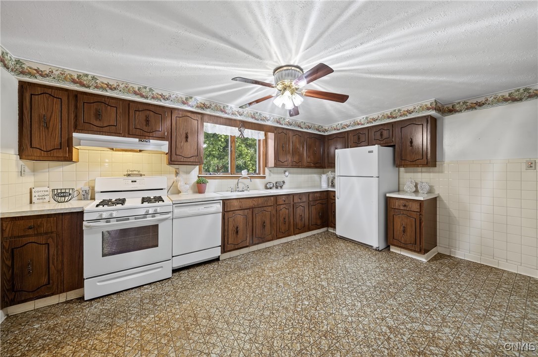 809 East Division Street