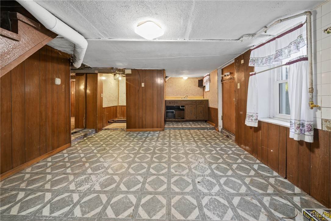 809 East Division Street