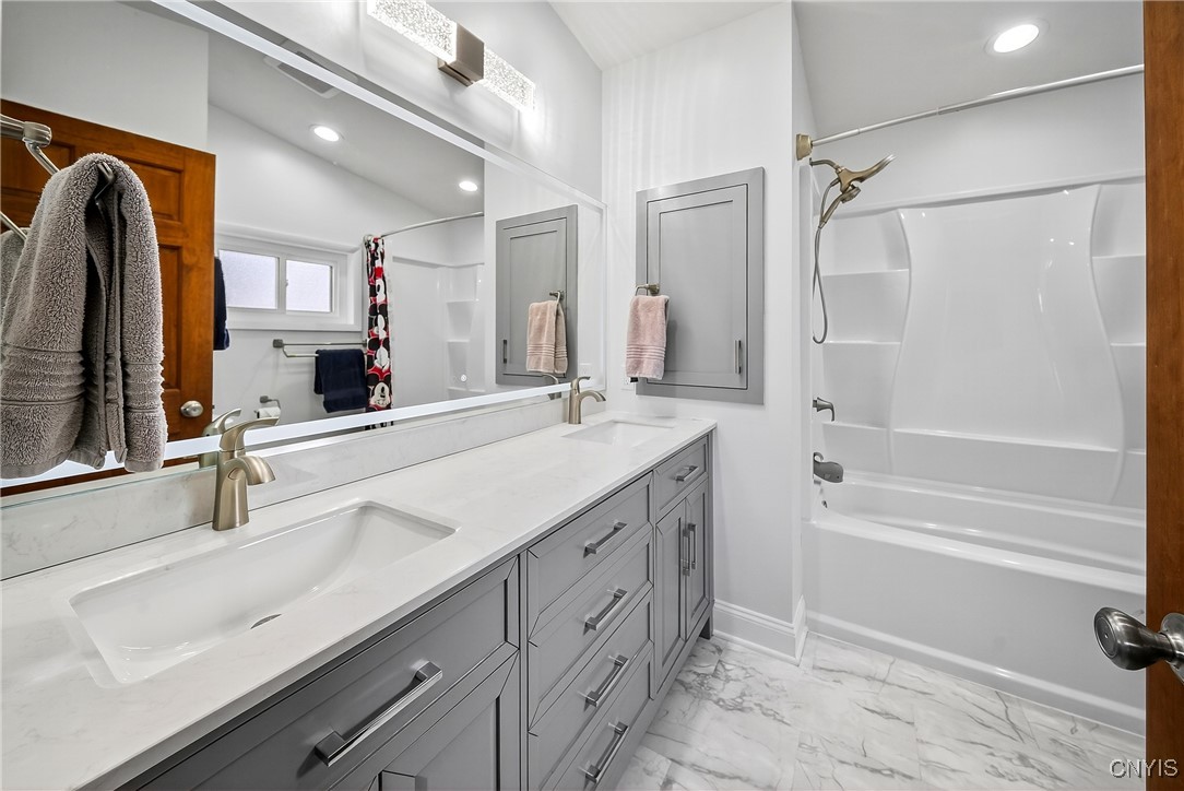 8302 Parker House Path