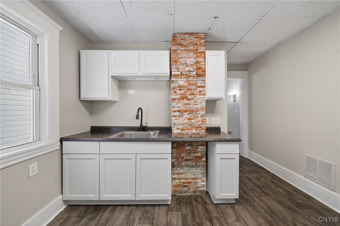 330 West Ostrander Avenue