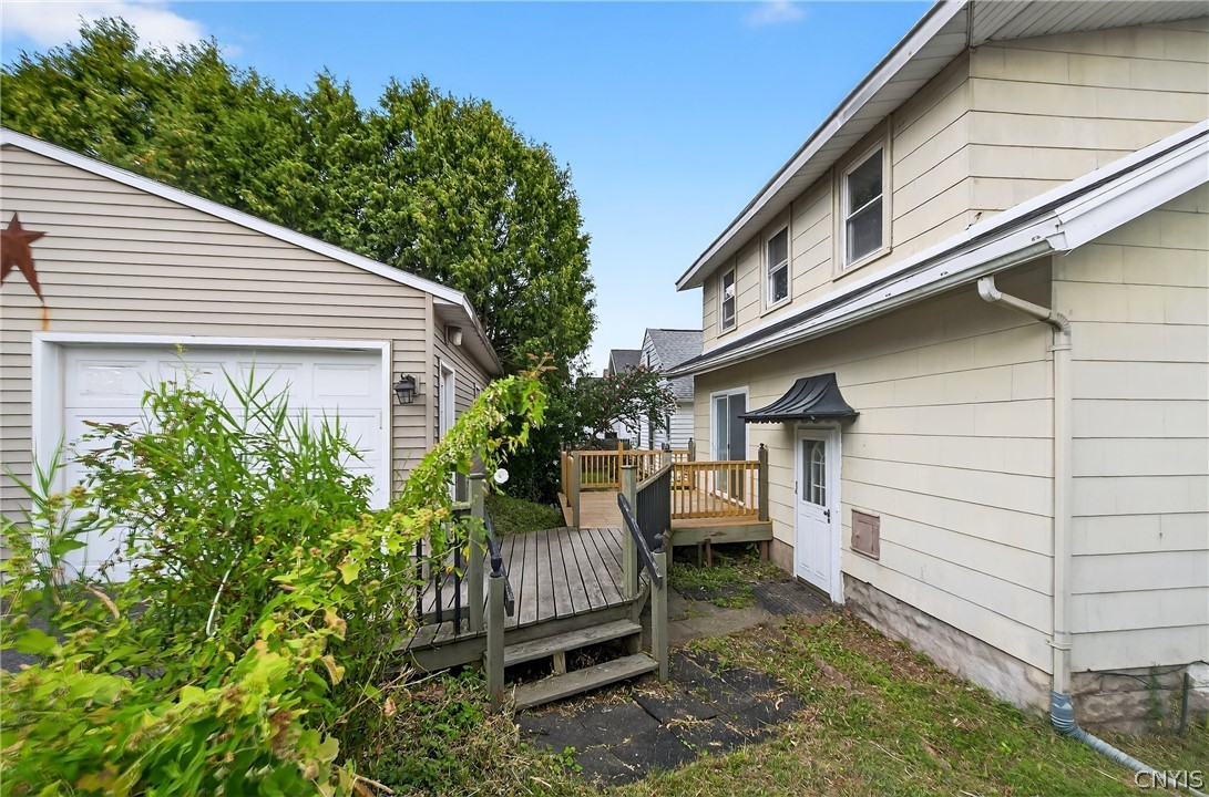 111 Maplehurst Avenue