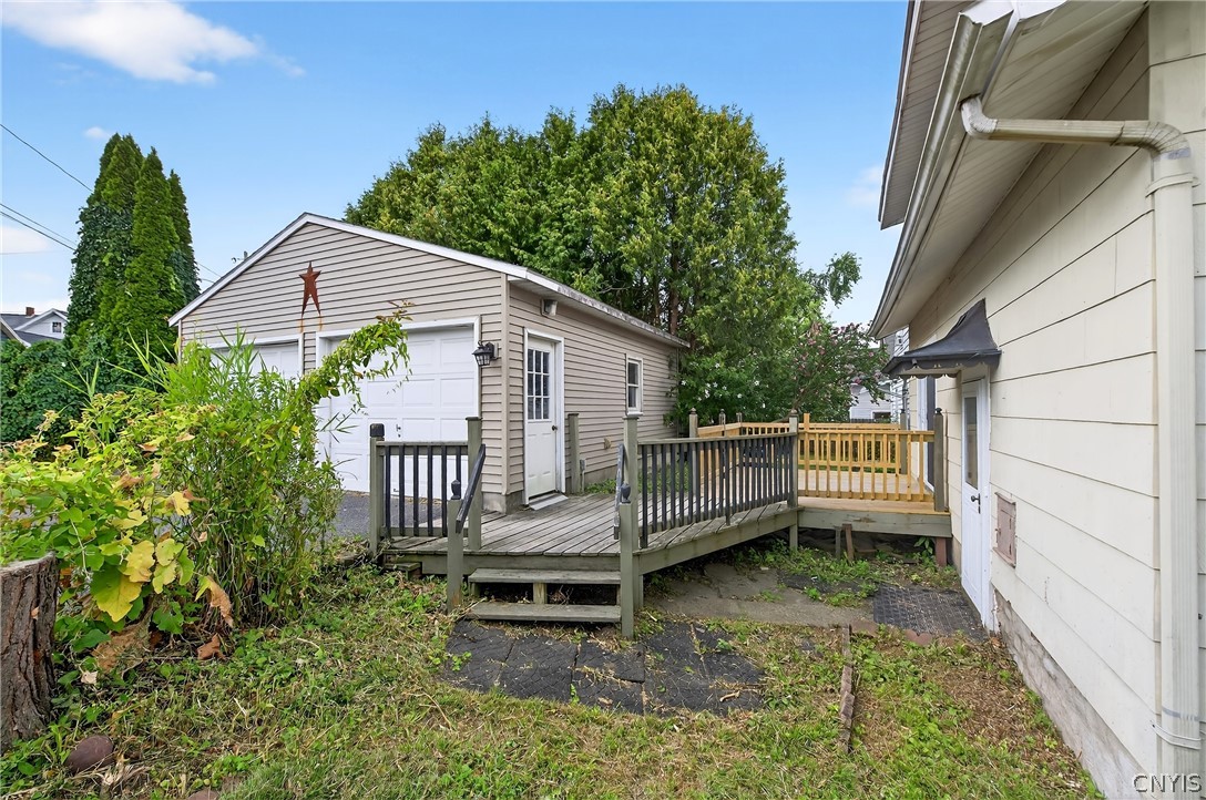 111 Maplehurst Avenue