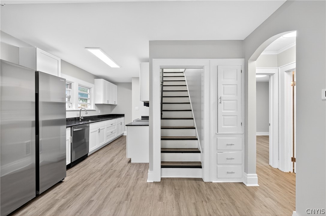 111 Maplehurst Avenue