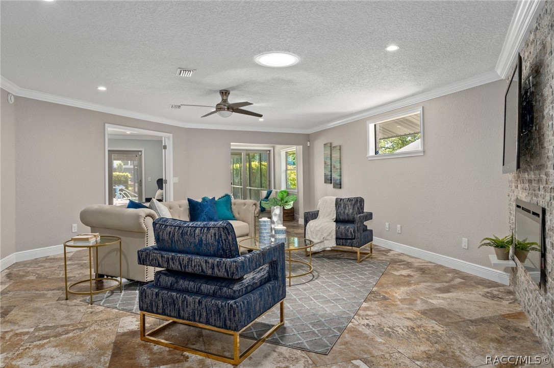 11504 W Clubview Drive