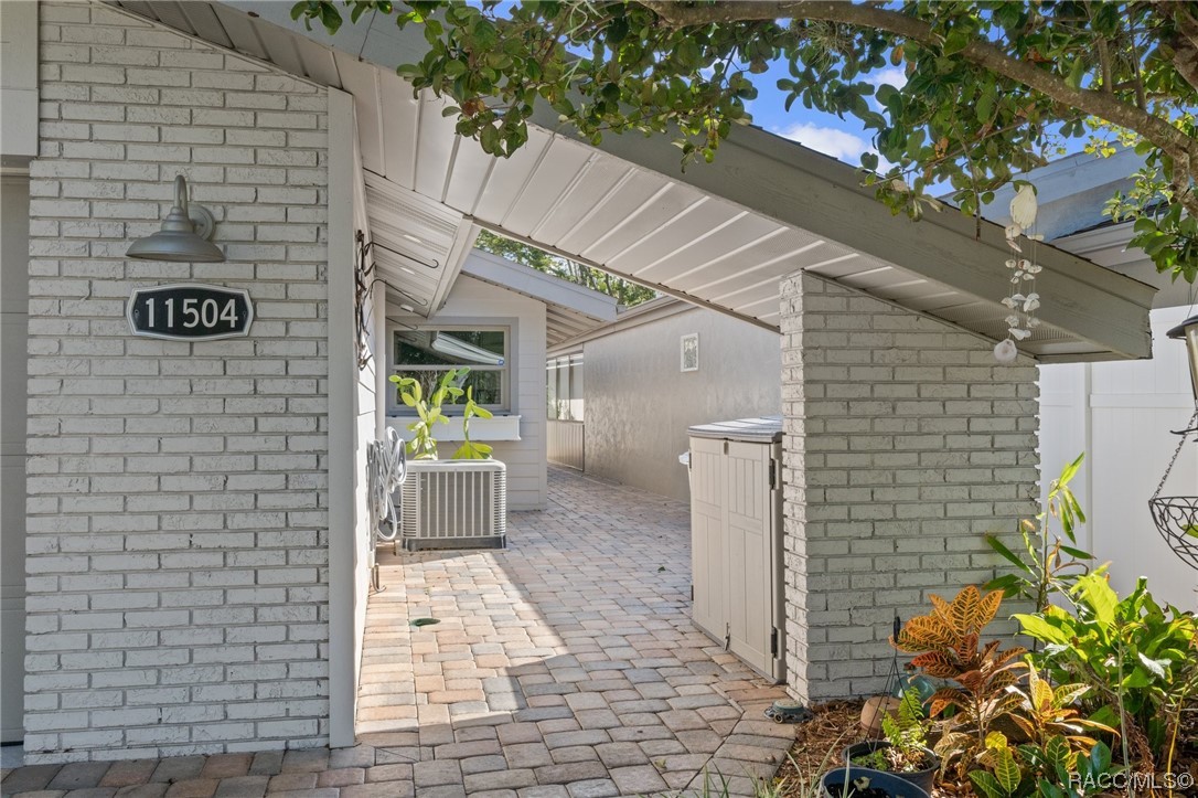 11504 W Clubview Drive