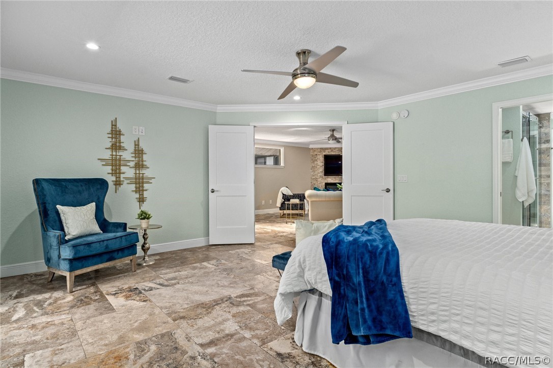 11504 W Clubview Drive