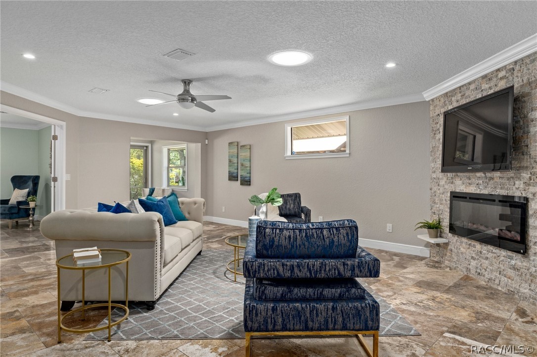 11504 W Clubview Drive