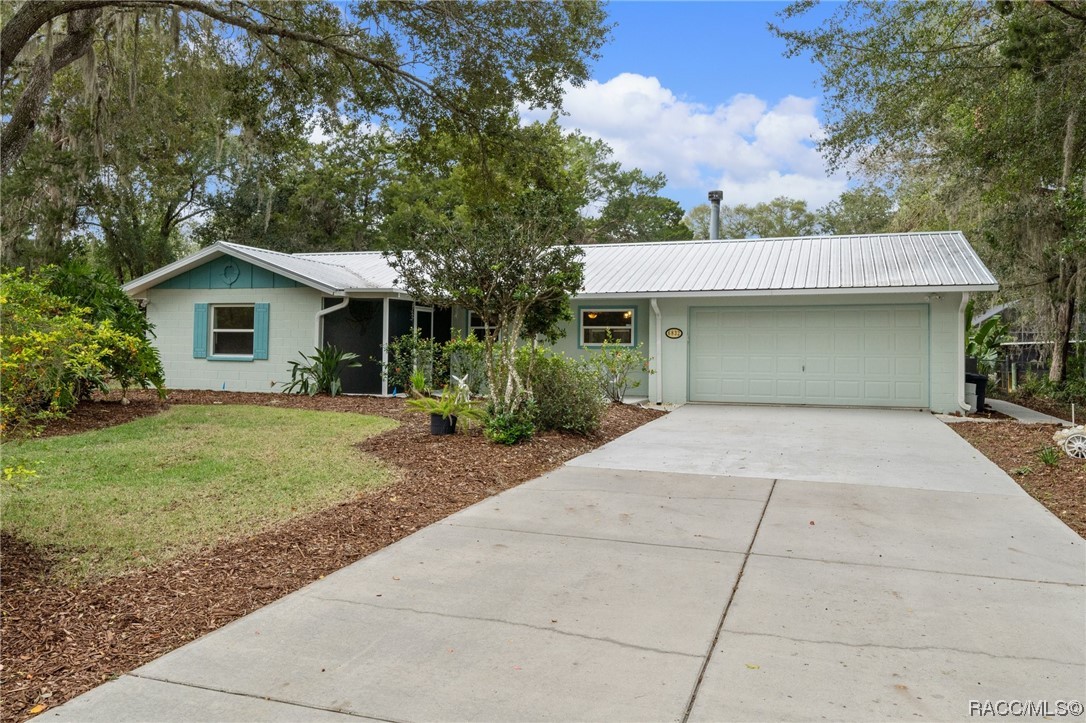 6832 S Holly Oak Point